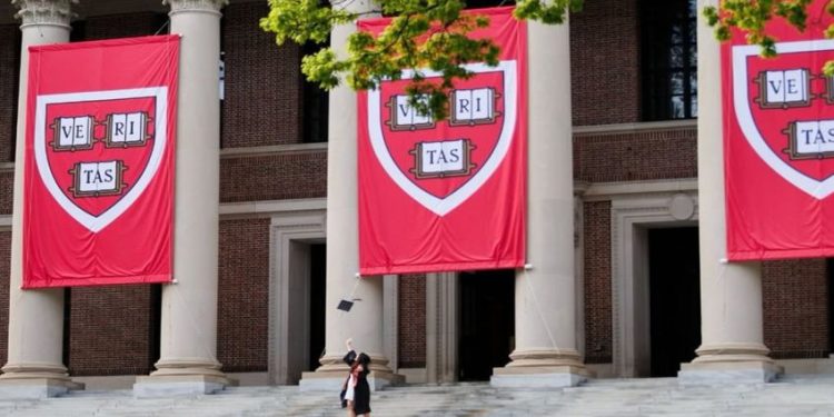 4 Pejabat dan Tokoh Indonesia Alumni Harvard dengan Lulusan Magna Cum Laude