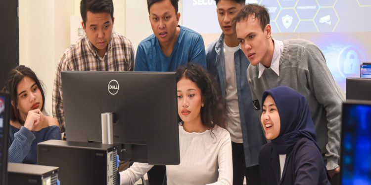 Deakin dan Lancaster University Tawarkan Beasiswa untuk Akses Pendidikan Internasional