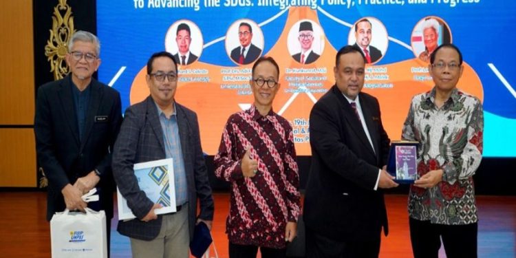 Perkuat Kolaborasi Global Melalui Seminar Internasional di FISIP Unpas