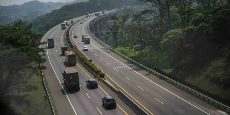 Misteri Kecelakaan Beruntun Terungkap Desain Jalan dan Genangan Air Jadi Penyebab utama