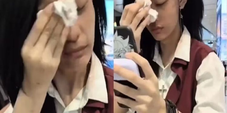 Penumpang Wanita Gagal Dikenali Pemindai Wajah di Bandara Akibat Makeup Kocak