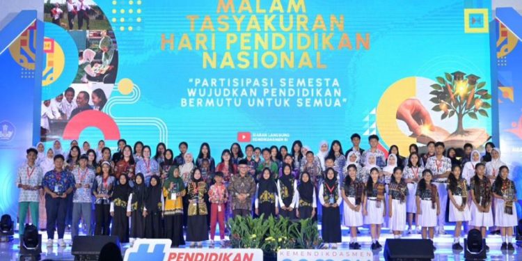 Tasyakuran Hardiknas 2025, Kemendikdasmen Salurkan 115 Penghargaan Khusus