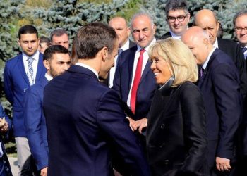 Profil Presiden Prancis Emmanuel Macron yang Takut pada Istrinya