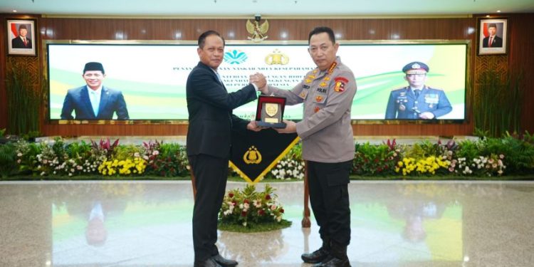 Teken MoU Kementerian LH, Kapolri Komitmen Jaga Kualitas Lingkungan Hidup yang Lebih Baik