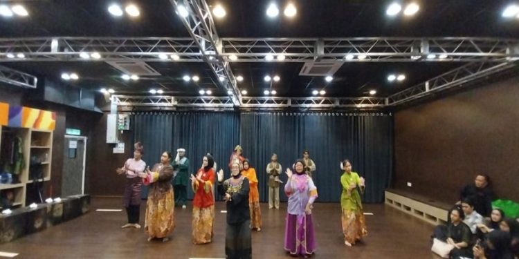 Pelatihan Teater Akulturasi Betawi dan Melayu oleh UNJ UPI dan UiTM Malaysia
