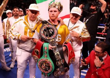 4 Keunggulan Saul Alvarez Atas Terence Crawford di Kelas 76,2 Kg