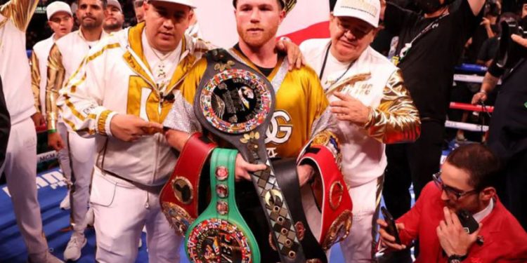 4 Keunggulan Saul Alvarez Atas Terence Crawford di Kelas 76,2 Kg