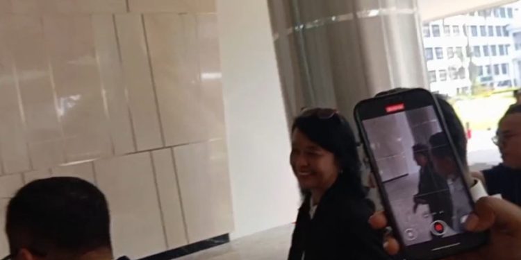 Berpakaian Serba Hitam, Wamen PU Penuhi Panggilan Kejaksaan