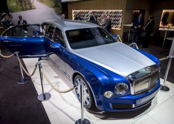 12 Unit Bentley Mulsanne Grand Limousine 2016 Siap Dilelang