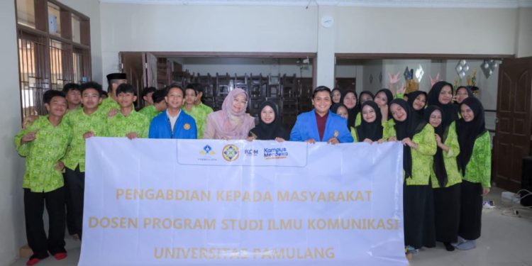 Dosen Sosialisasikan Etika Citizen Journalism ke Siswa SMA Baitul Hikmah Depok