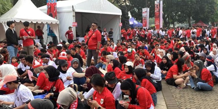 Ribuan Suporter Padati Stadion GBK Sejak Sore Dukung Timnas Indonesia Hadapi China