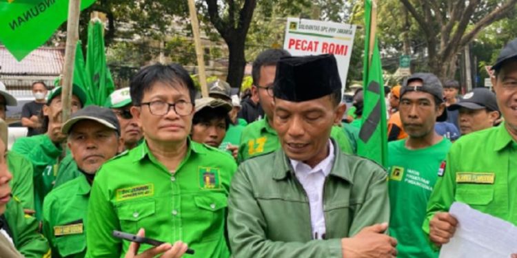 Kader PPP Mengunjungi Kantor DPP Meminta Dipecatnya Romahurmuziy