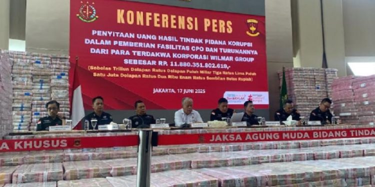 Kejagung Tampilkan Uang Rp11,8 Triliun dari Dugaan Korupsi CPO