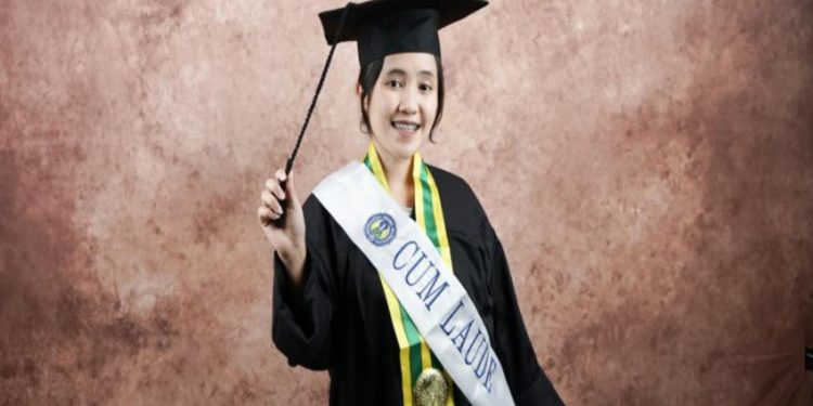 Kisah Perjuangan Frida, Lulusan Terbaik dengan IPK Tertinggi UNY