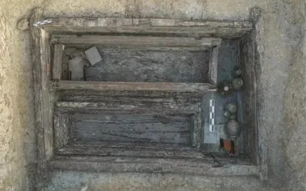 Makam Berusia 1800 Tahun Ditemukan dengan Harta Karun Langka