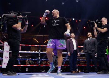 Oleksandr Usyk Pertimbangkan Pensiun, Siapa Pengganti Raja di Kelas Berat?