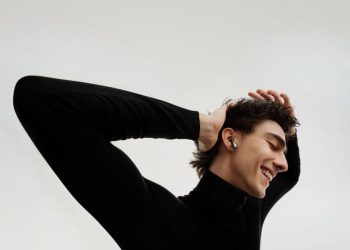 Teknologi AI dan Dual Driver Earbuds yang Membunuh Kebisingan