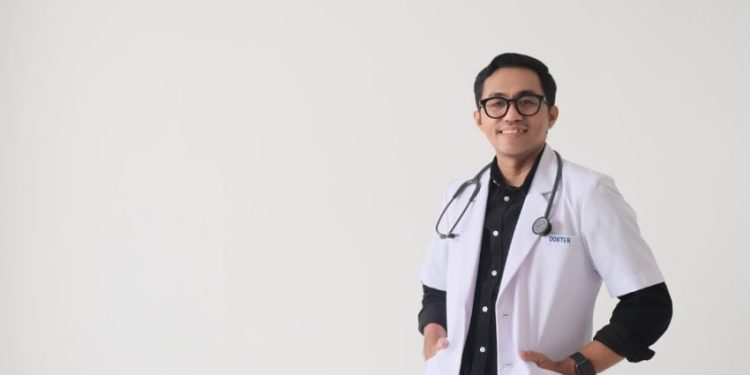 Profil dr Iswanto, Alumni Kedokteran Unhas Jadi Direktur Rumah Sakit Umum Pekerja