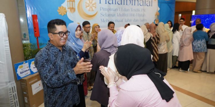 Rektor Gratiskan Uang Kuliah untuk Anak Dosen dan Tendik di UI