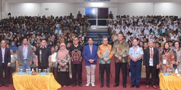 Seminar IKAFU USU Bahas Peran Fisika di Era Disrupsi Teknologi