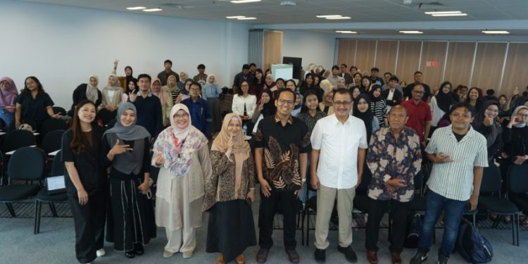Seminar Interaktif Bahas Tantangan Demokrasi di Era Digital
