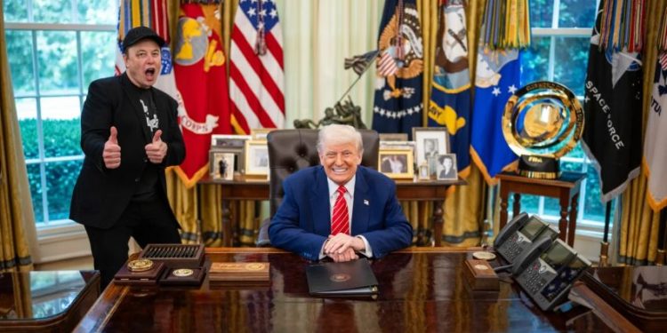 Trump dan Elon Musk Bertikai, Pegawai Khawatir dipecat DOGE