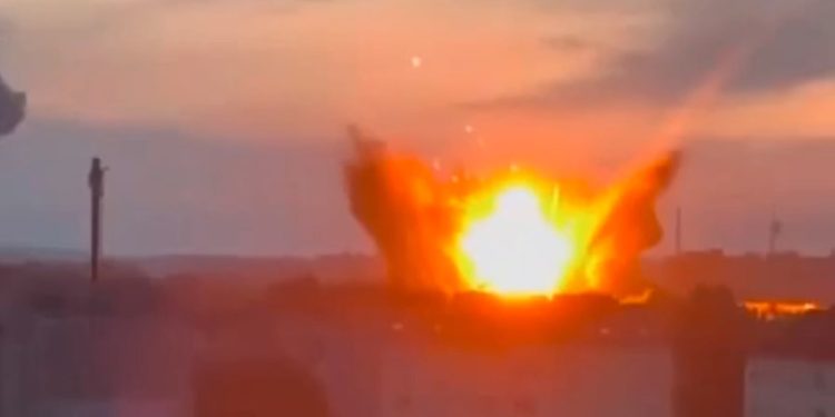 Zelensky Jelaskan Alasan Putin Bombardir Ukraina Secara Besar-besaran