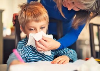 5 Metode Alami Mengatasi Flu dan Batuk pada Anak yang Terbukti Efektif