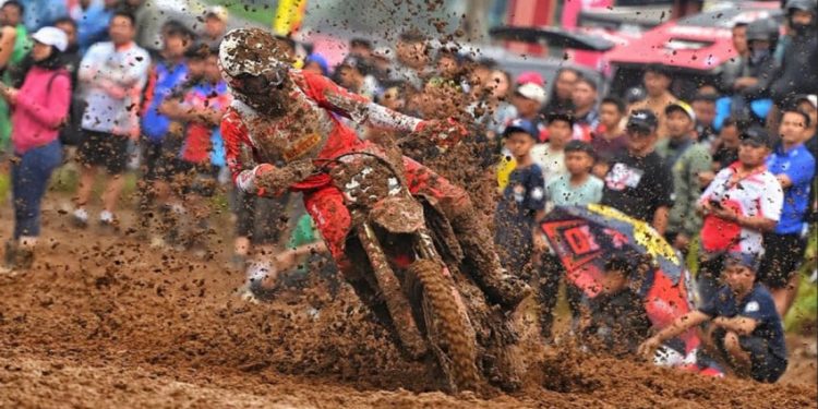 Target Puncak Klasemen di Kejurnas Motocross MX2 Seri Kedua Pinrang oleh Arsenio Algifari