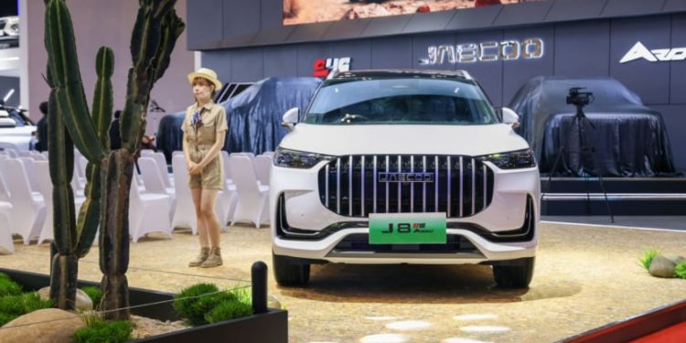 JAECOO J8 SHS ARDIS Memukau di GIIAS 2025 dengan Desain Gagah dan Modern
