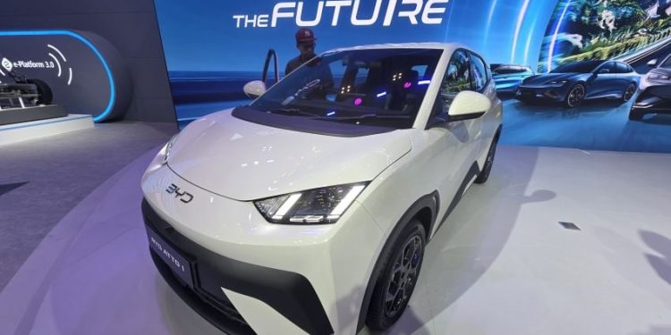 GIIAS 2025 Hadirkan Mobil Listrik Atto 1 Seharga LCGC dan Rahasia di Balik Harganya