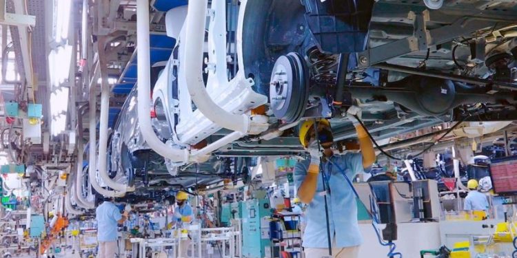 Sigra Memimpin Penjualan Mobil, Denza D9 Masuk 10 Besar