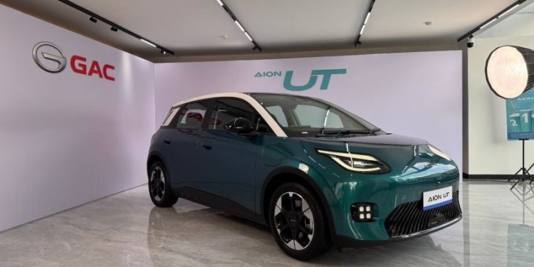 AION UT Mobil Listrik Urban Berdesain Eropa Dikenalkan