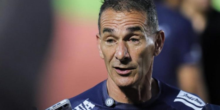 Tuntutan Gerald Vanenburg untuk Peningkatan Level Skuad Garuda Setiap Hari