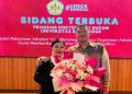 Kisah Ibu dan Anak Raih Gelar Doktor Ilmu Hukum Beserta Judul Disertasinya
