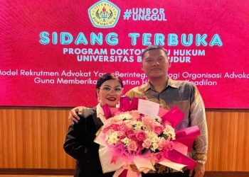Kisah Ibu dan Anak Raih Gelar Doktor Ilmu Hukum Beserta Judul Disertasinya