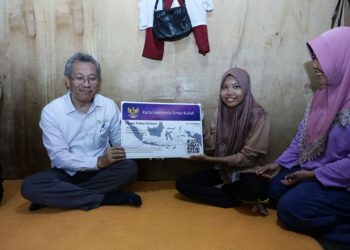 Kisah Nazwa, Anak Pencari Barang Bekas yang Masuk Polmed dan Dapat KIP Kuliah