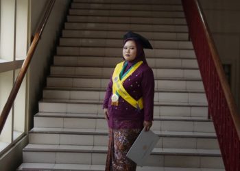 Kisah Wisudawan Magister Termuda UGM Safira Nur Aini yang Peduli Pertanian