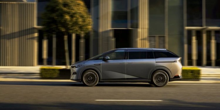 Mengapa Terjadi Perang Harga Mobil di China?