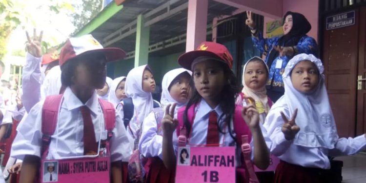 MPLS 2025 Resmi Dimulai, Mendikdasmen Ajak Orang Tua Antar Anak Hari Pertama Sekolah
