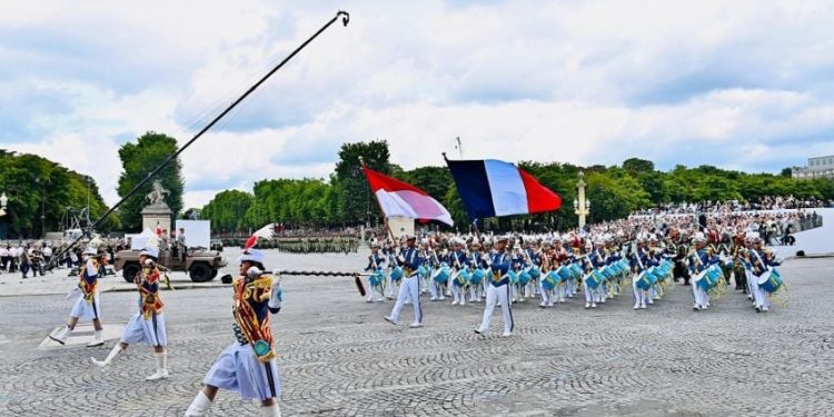 Parade di Paris Satgas Patriot II Indonesia Menarik Perhatian pada Hari Bastille 2025