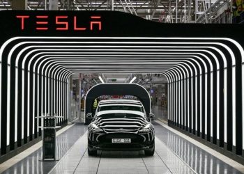 Grok Tesla Menghadapi Tantangan dari Naga China