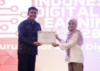 Dukungan Digitalisasi untuk Lima Sekolah di Ciayumajakuning