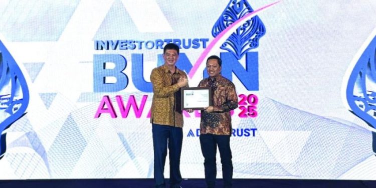 Penghargaan Excellence in Digital Banking Turnaround di Ajang BUMN Awards 2025