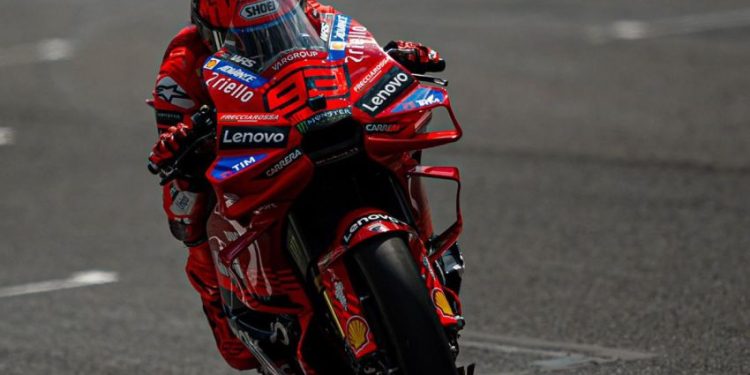 Marquez Pantas Dihargai, Bukan Dikritik!