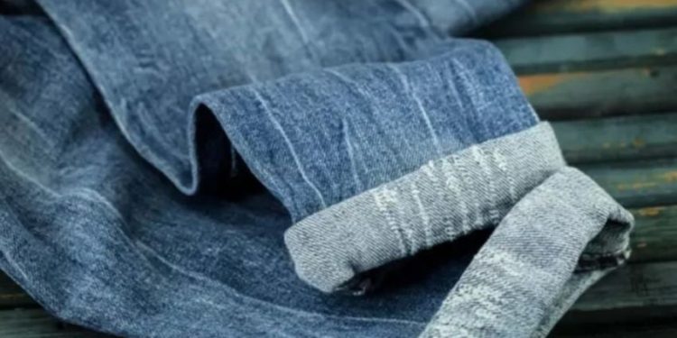 Tips Merawat Outfit Denim agar Tidak Sering Dicuci dari Dokter Tirta
