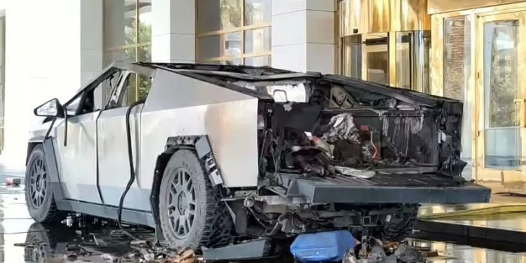 Pintu Canggih Cybertruck Terjebak dalam Kobaran Api