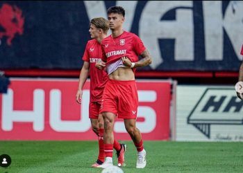 Mees Hilgers Didekati Crystal Palace, FC Twente: Saya Tidak Tahu!