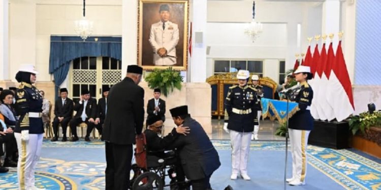 Prabowo Hormati Teungku Nyak Sandang dan Jejak Pembelian Pesawat Seulawah RI-001