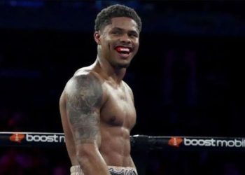 Shakur Stevenson Menang Mudah atas Teofimo Lopez
